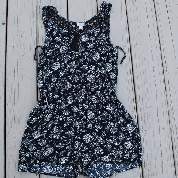 CAPE JUBY Black White Floral Tank Romper M - Picture 1 of 5
